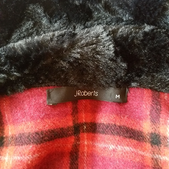 J Roberts Red Plaid Wool Blend & Faux Fur Shrug - Picture 5 of 6